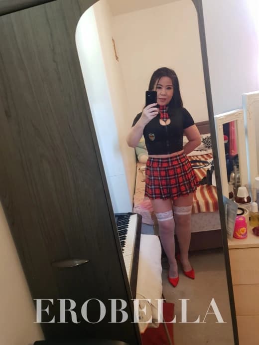 🌸 Meet the Independent London Masseuse | Tantric Wellness & independent escort in archway uk