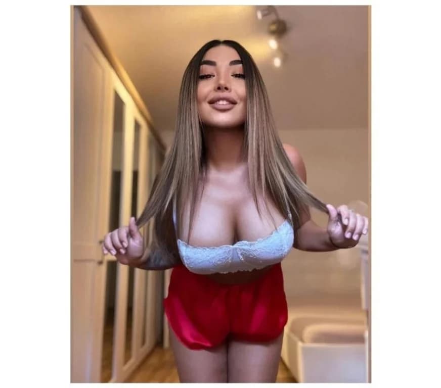 ๐ Isabela Petit ๐ Fresh, Natural & Stunning โจ