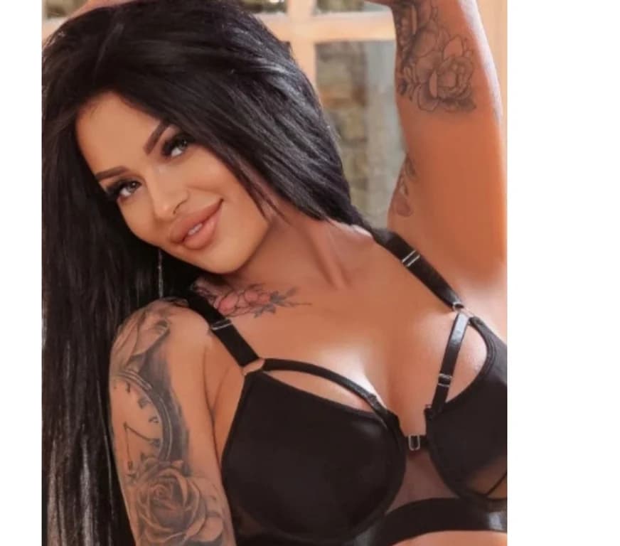 π₯ CARLA π BEAUTIFUL BRUNETTE CHARM independent escort in aberdare uk